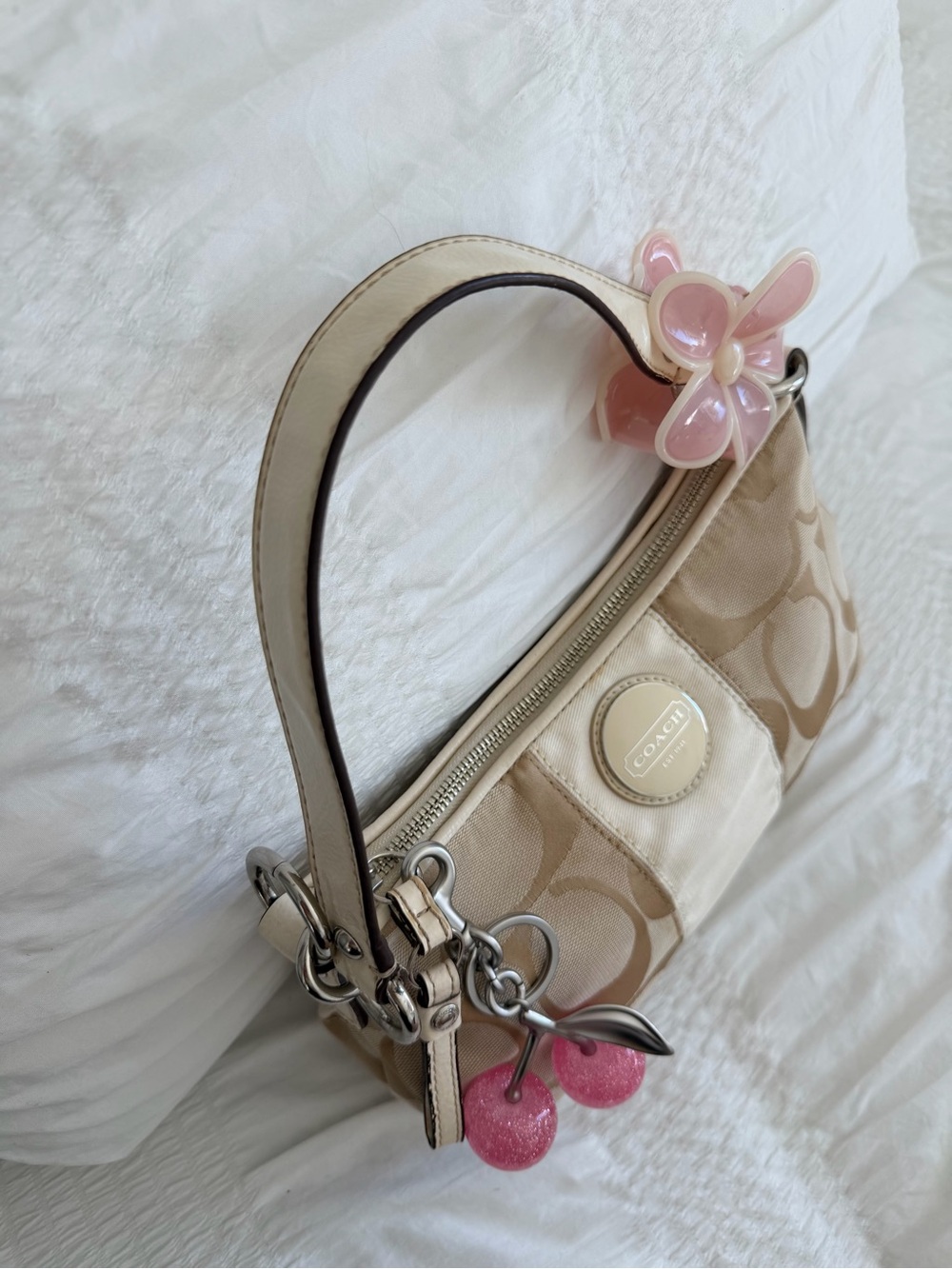 Vinatge  Coach Demi Cream & White Canvas Shoulder Bag - Picture 4 of 10
